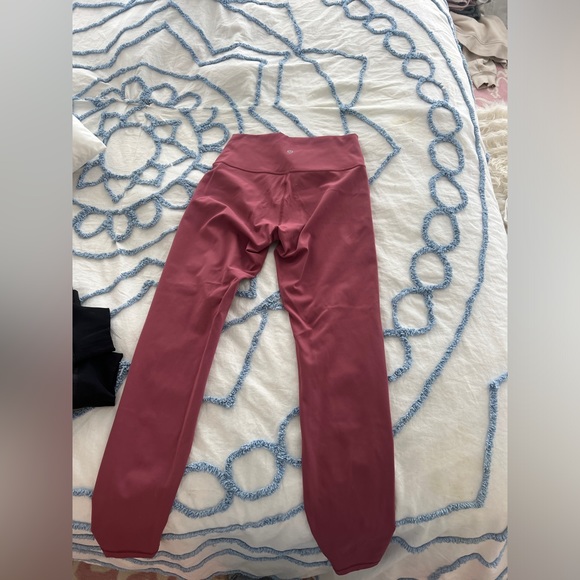 Pink lulu lemon leggings - Picture 2 of 2